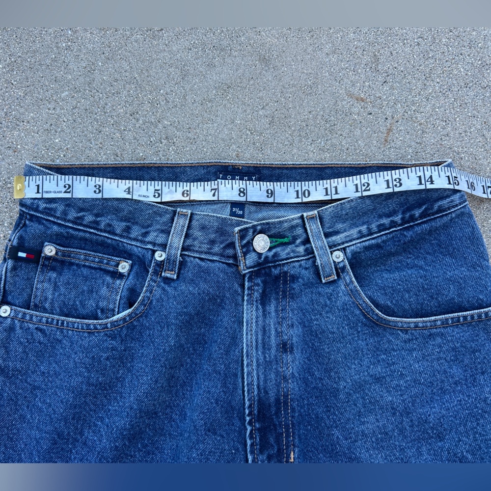 Vintage Tommy Hilfiger Men's Deep Blue Loose Fit Jeans Size 31/30 - Picture 2 of 9